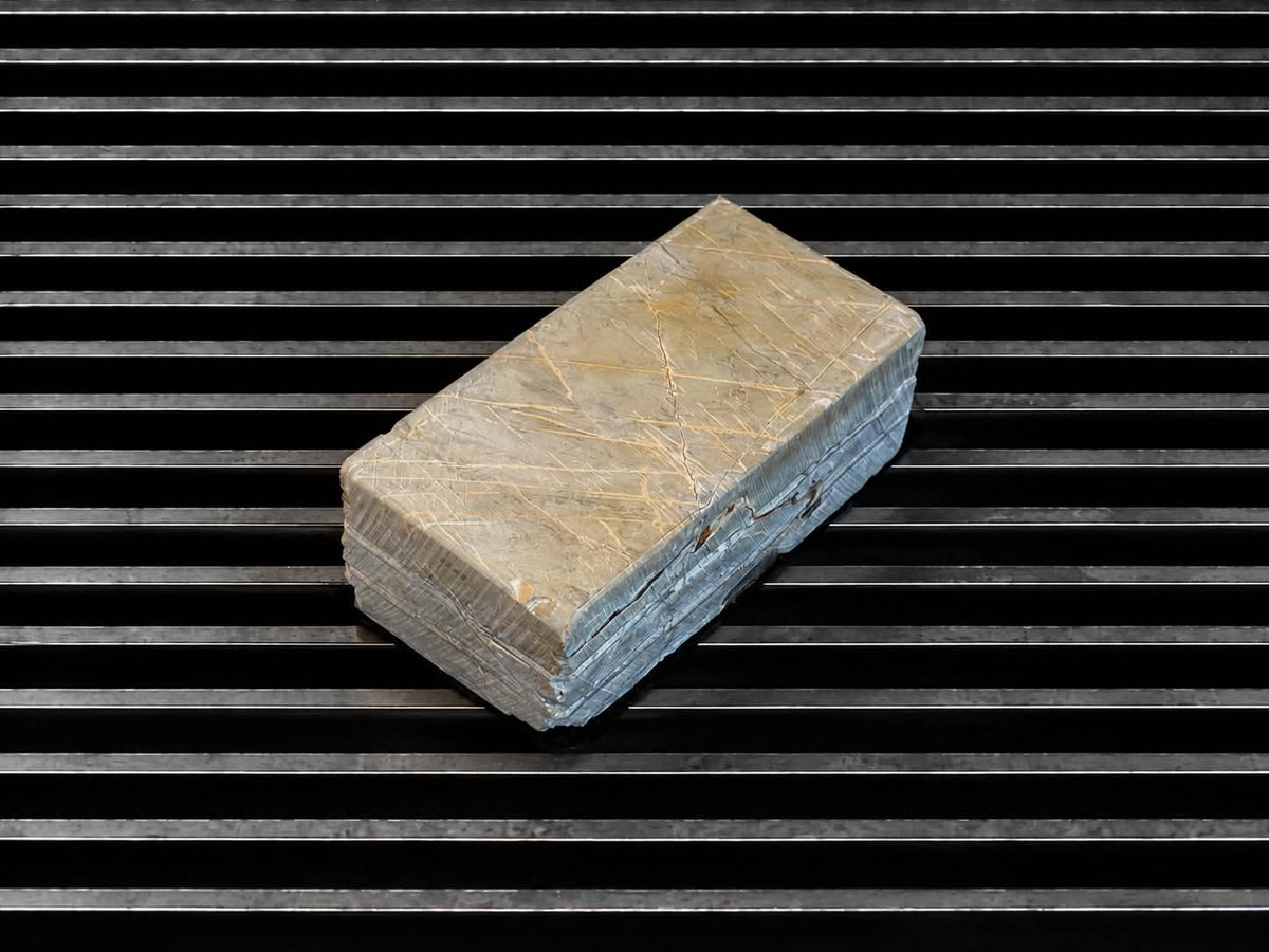 Shohonyama Awasedo Namazu Suminigashi--Japanese Natural Whetstone